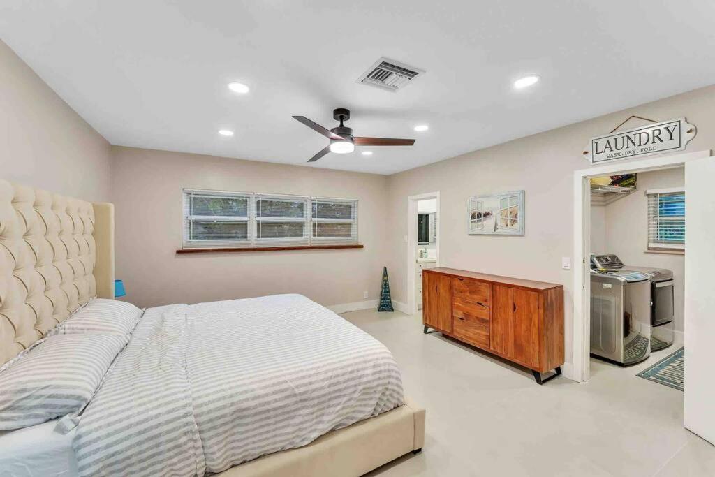 Rare Hidden Getaway Heated Pool 1.5 Acres! Sleeps 16 Villa Fort Lauderdale Exterior photo