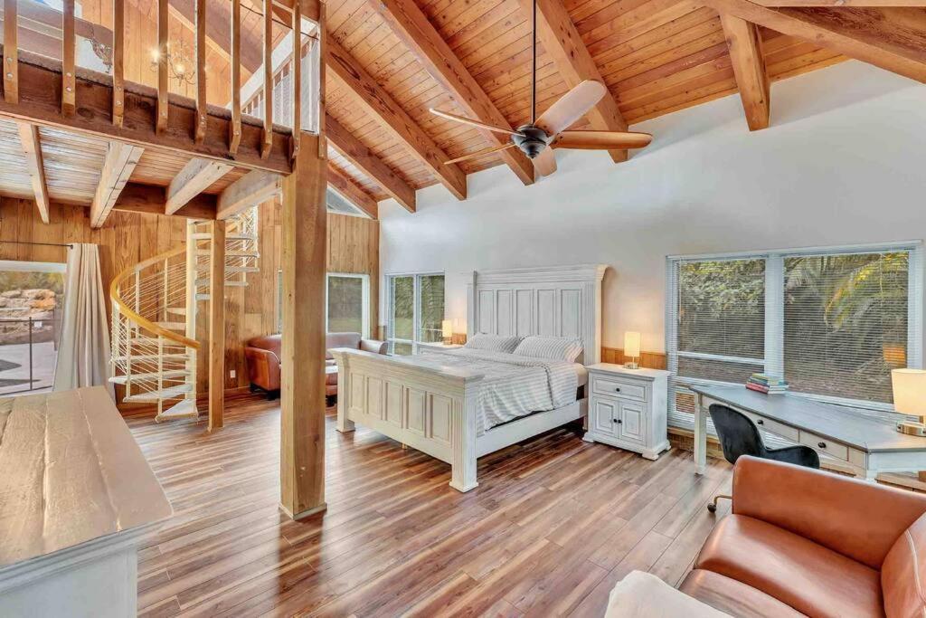 Rare Hidden Getaway Heated Pool 1.5 Acres! Sleeps 16 Villa Fort Lauderdale Exterior photo