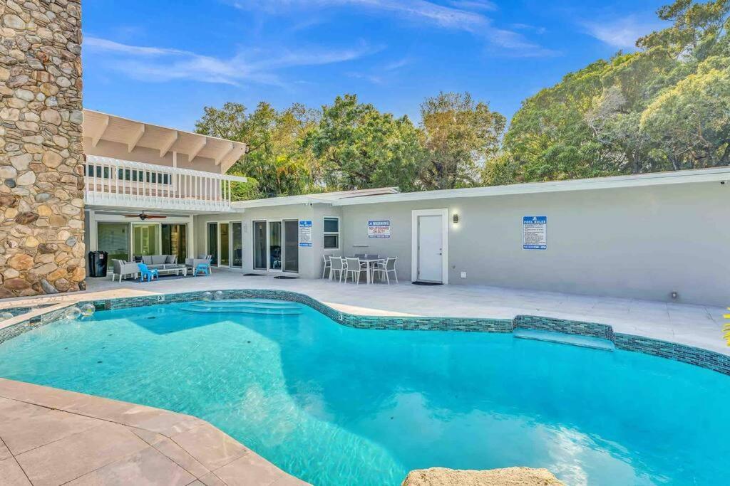 Rare Hidden Getaway Heated Pool 1.5 Acres! Sleeps 16 Villa Fort Lauderdale Exterior photo