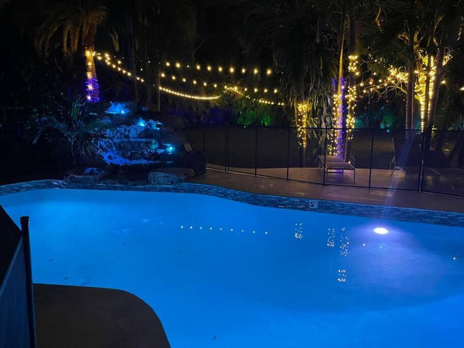 Rare Hidden Getaway Heated Pool 1.5 Acres! Sleeps 16 Villa Fort Lauderdale Exterior photo