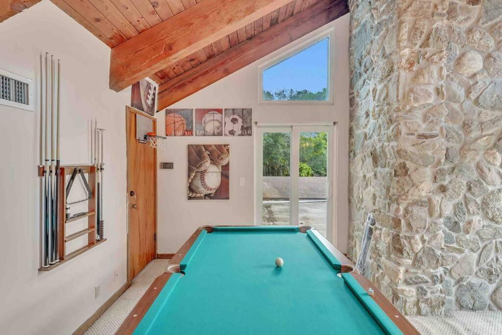 Rare Hidden Getaway Heated Pool 1.5 Acres! Sleeps 16 Villa Fort Lauderdale Exterior photo
